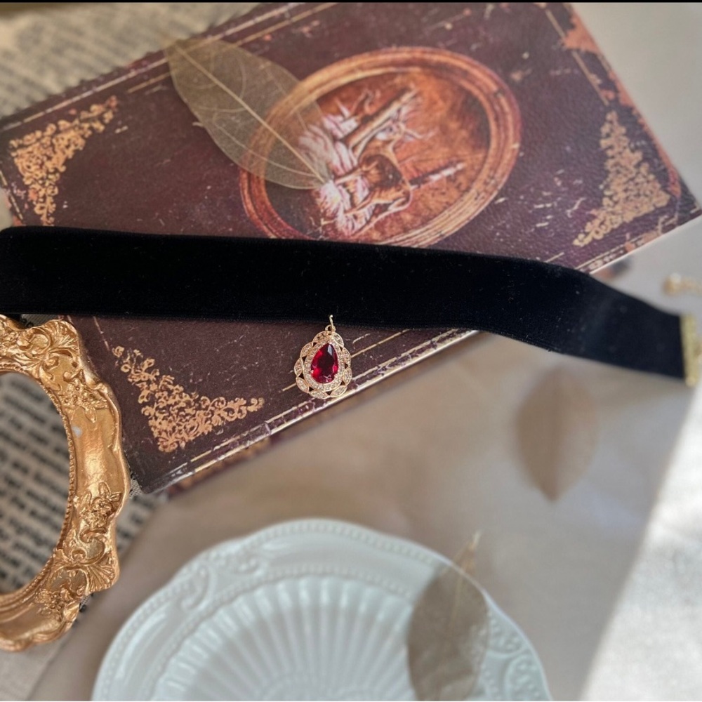 Vintage 18k Victorian Vampire Red Stone Velvet Black Ribbon Choker Halloween - Picture 2 of 5